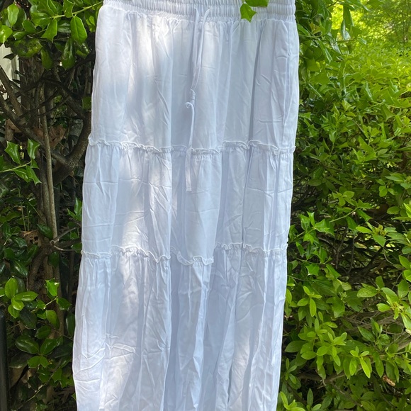 NWT Skirt with Pockets - Picture 4 of 8